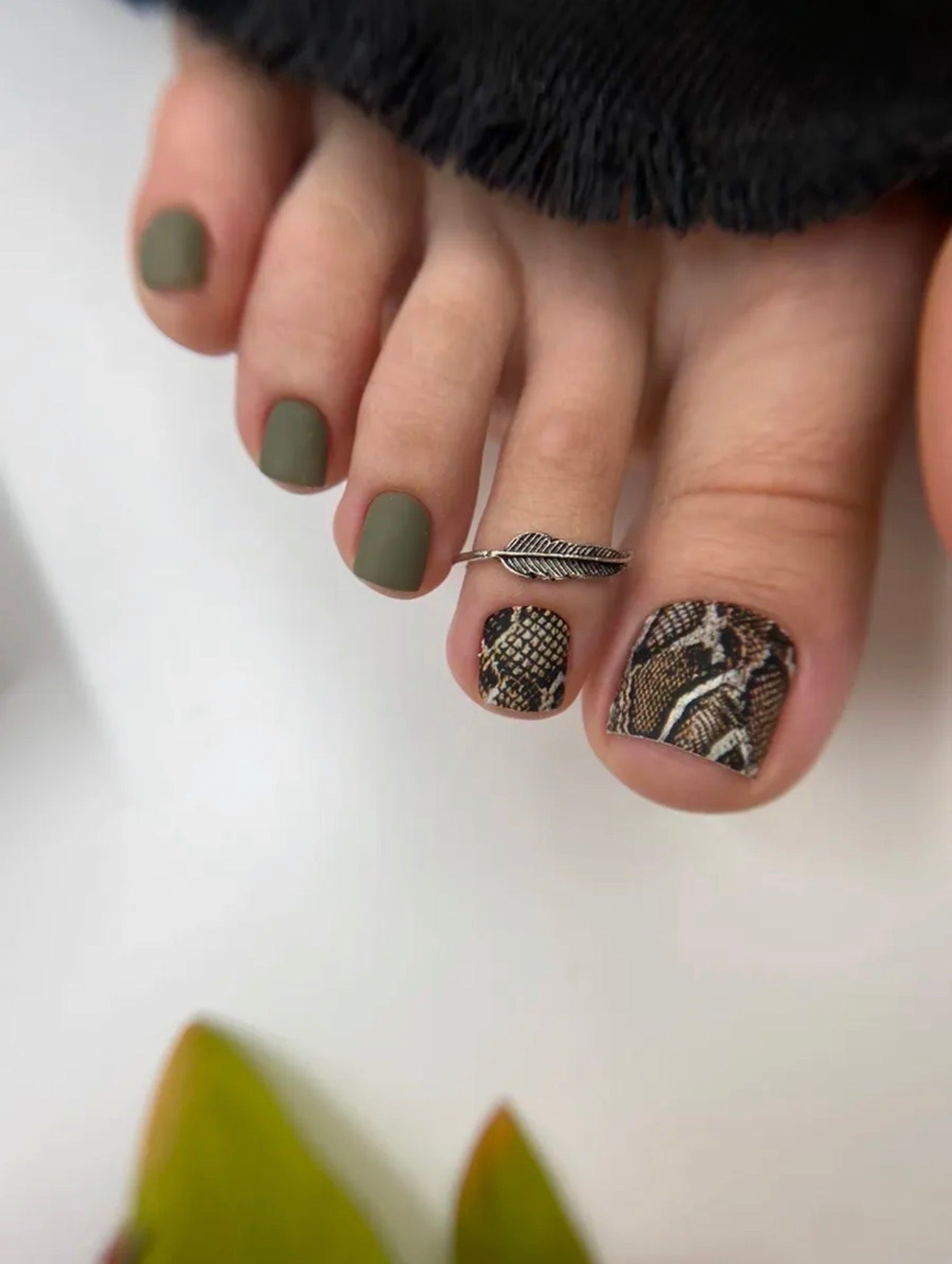 Aminails Pedicure Nail Wraps – Self-Adhesive Pedicure Stickers | NailProUSA