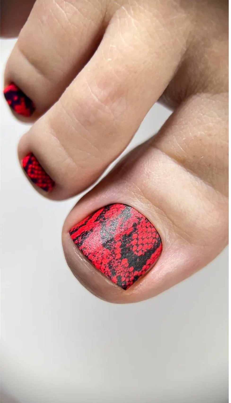 Aminails Pedicure Nail Wraps – Self-Adhesive Pedicure Stickers | NailProUSA