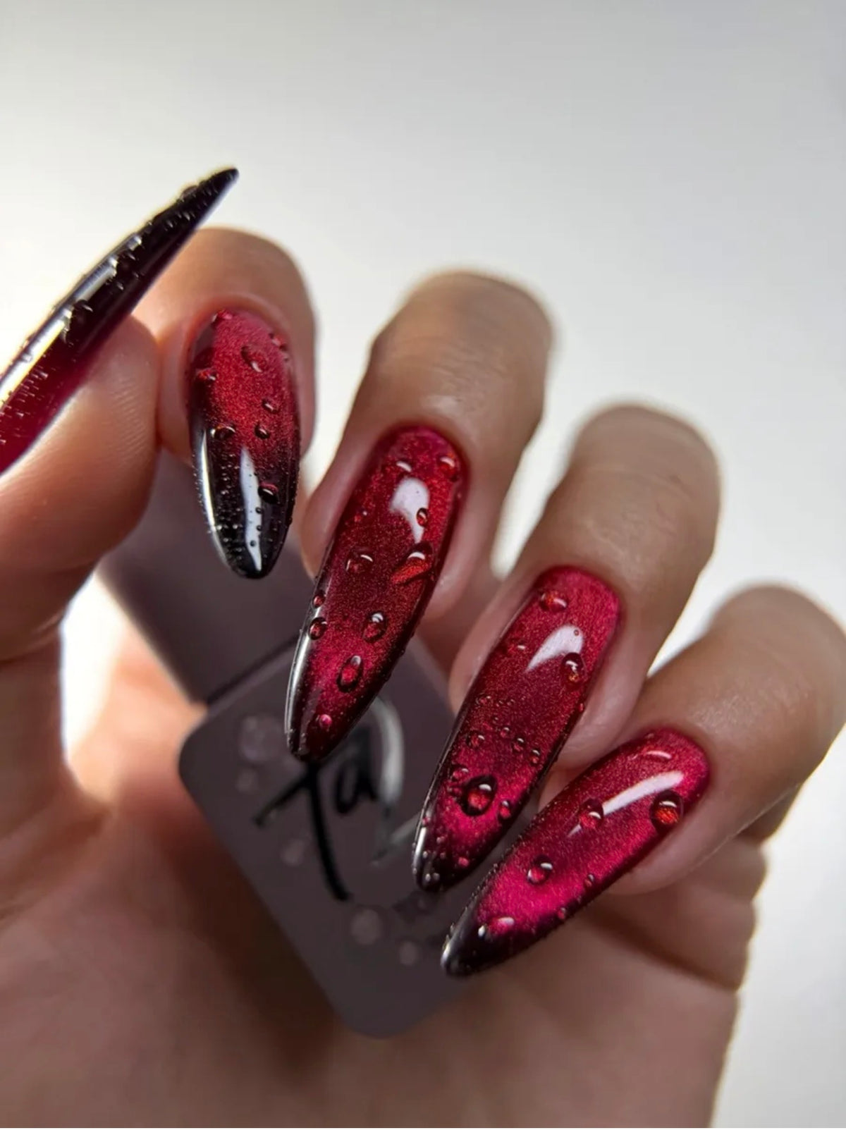 Ta2 VINO №005 – Crystal Burgundy Cat Eye Gel Polish, 9ml | NailProUSA